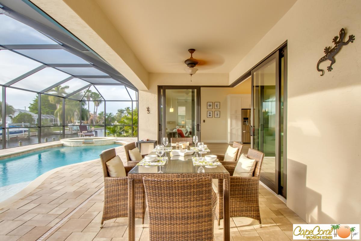 Lanai_and_Pool