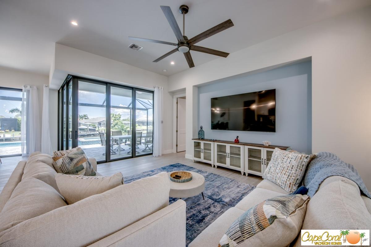 10-Family-Room