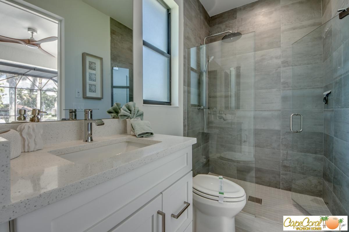 48-Guest-Suite-Pool-Bathroom