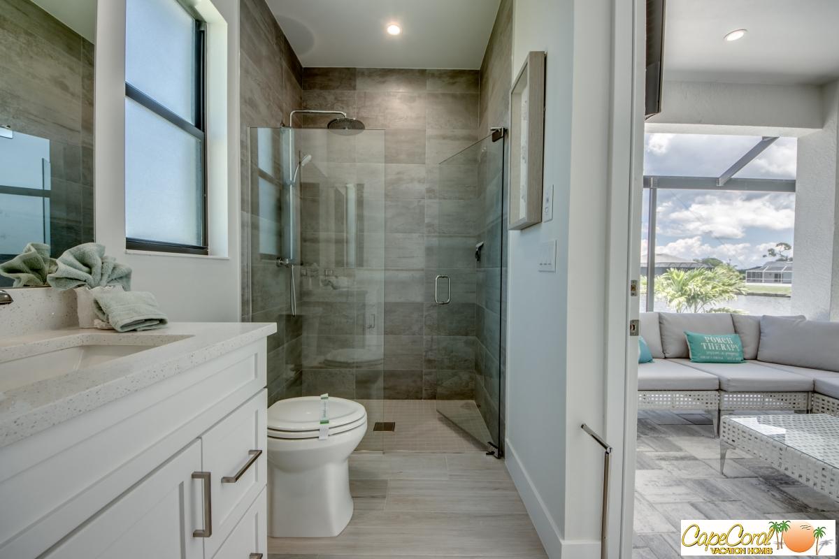49-Guest-Suite-Pool-Bathroom